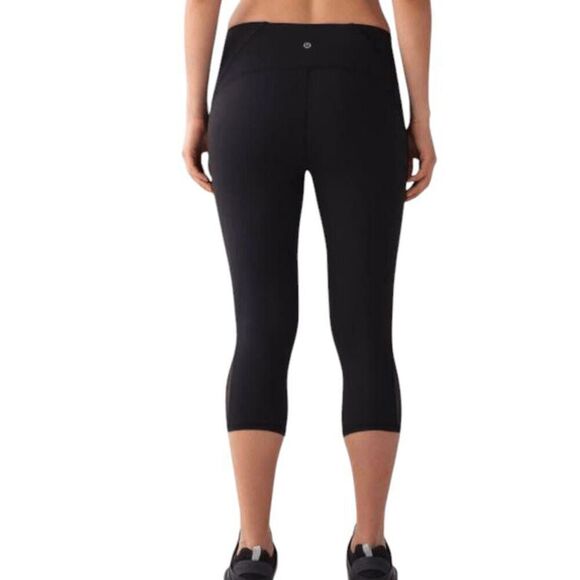 LULULEMON ATHLETICA Train Times Crop (17') In Black Size 4 - Picture 3 of 6